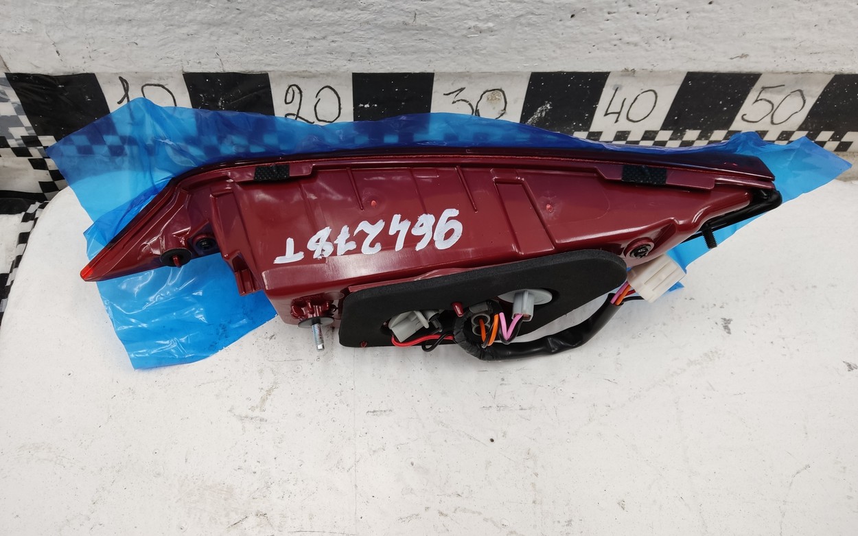 Фонарь задний левый внутренний Hyundai Solaris 2