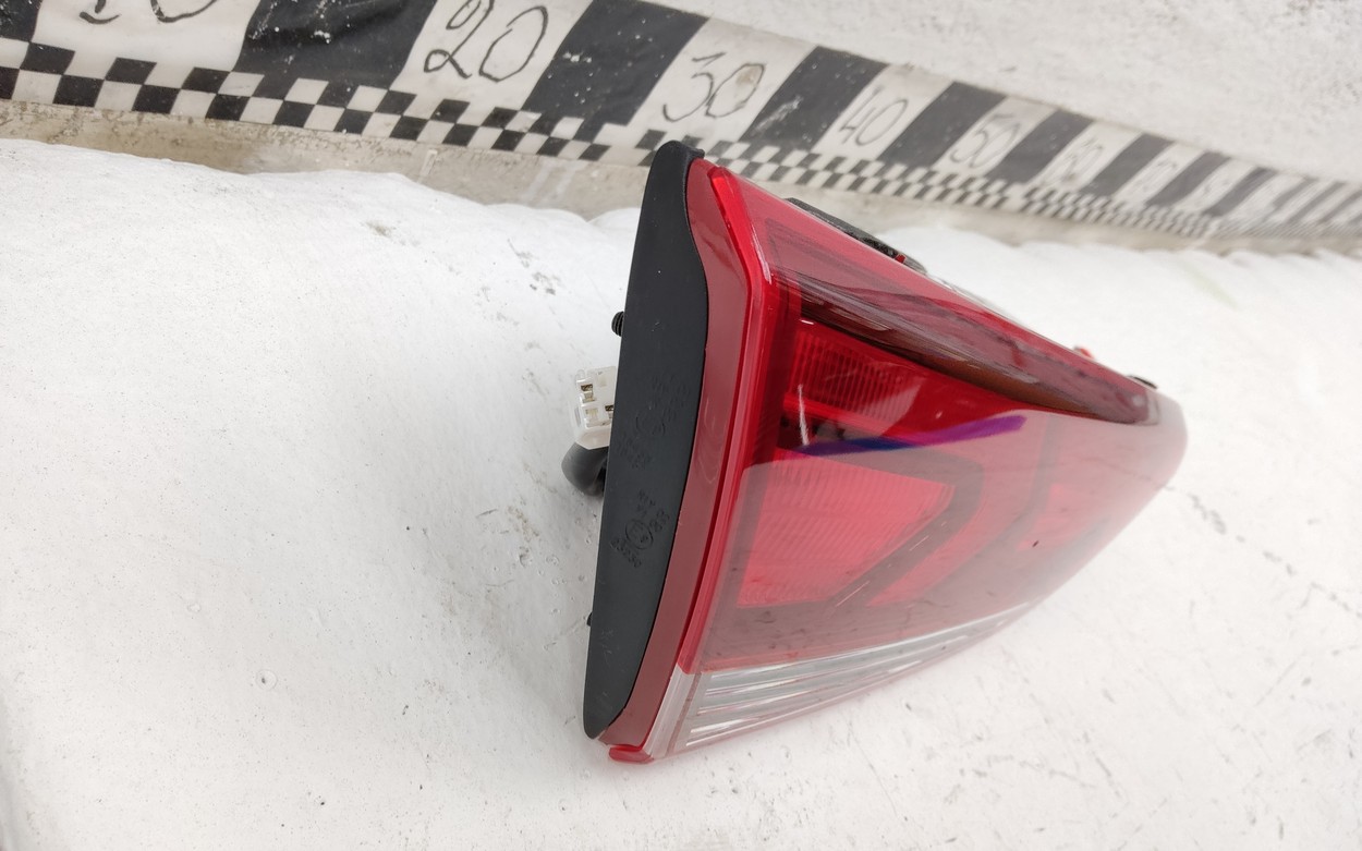 Фонарь задний левый внутренний Hyundai Solaris 2