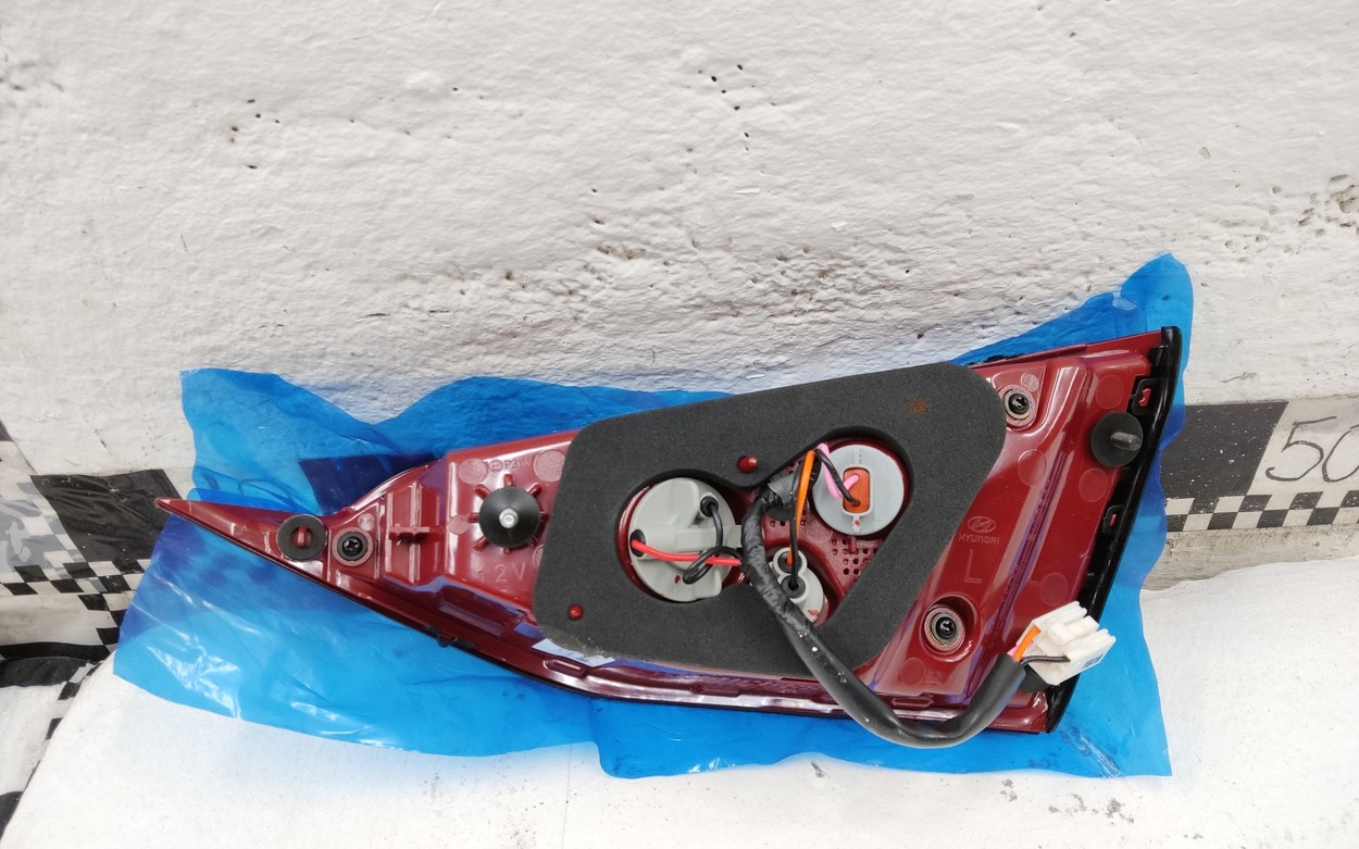 Фонарь задний левый внутренний Hyundai Solaris 2