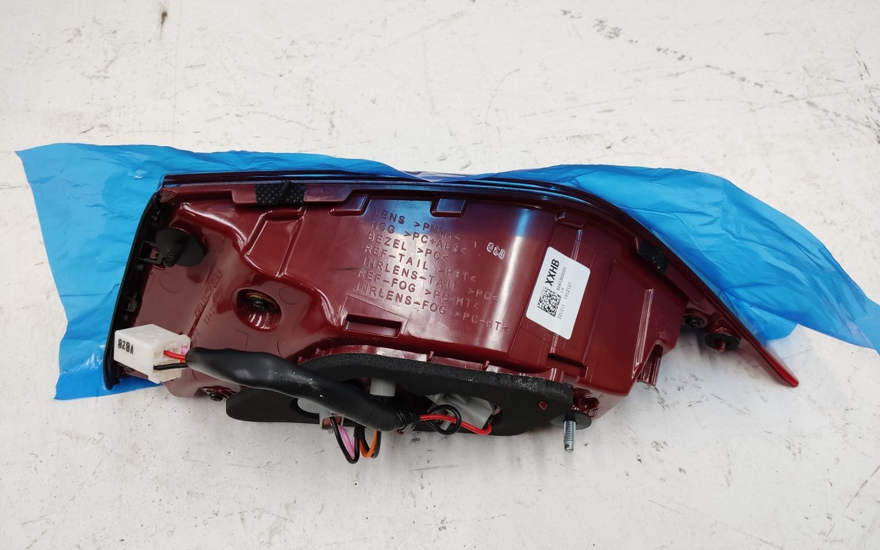 Фонарь задний левый внутренний Hyundai Solaris 2