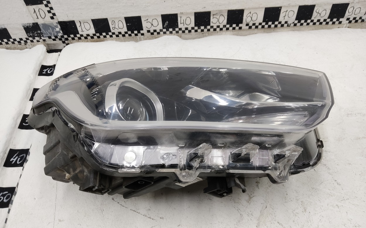 Фара передняя правая Hyundai H1 Starex 2 Restail 2