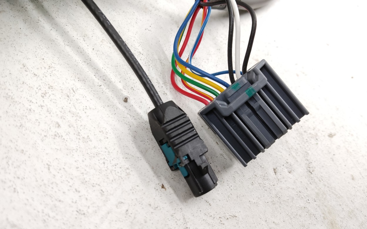 Зеркало левое Geely Monjaro 9+1 контактов