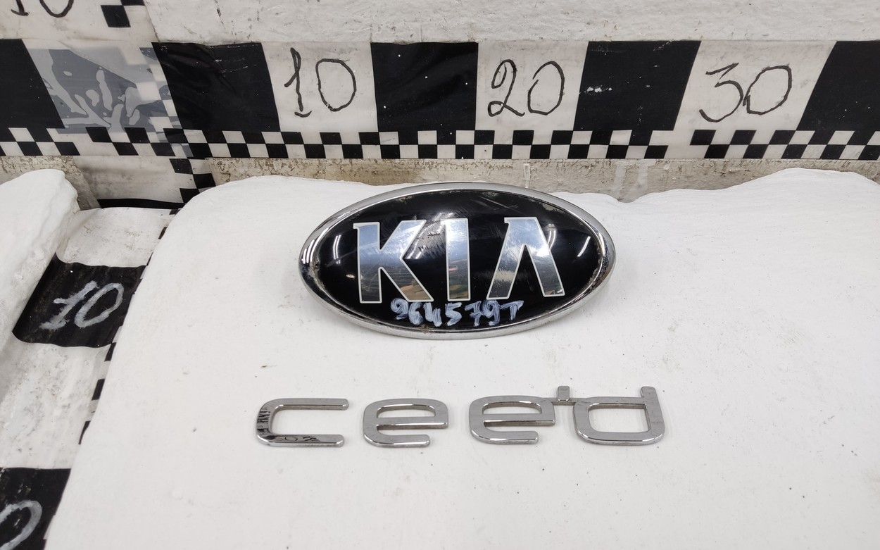 Эмблема Kia Ceed 2