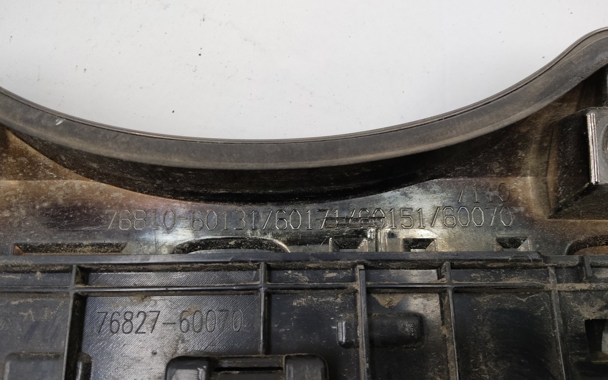 Накладка крышки багажника Toyota Land Cruiser Prado 150 Restail 2