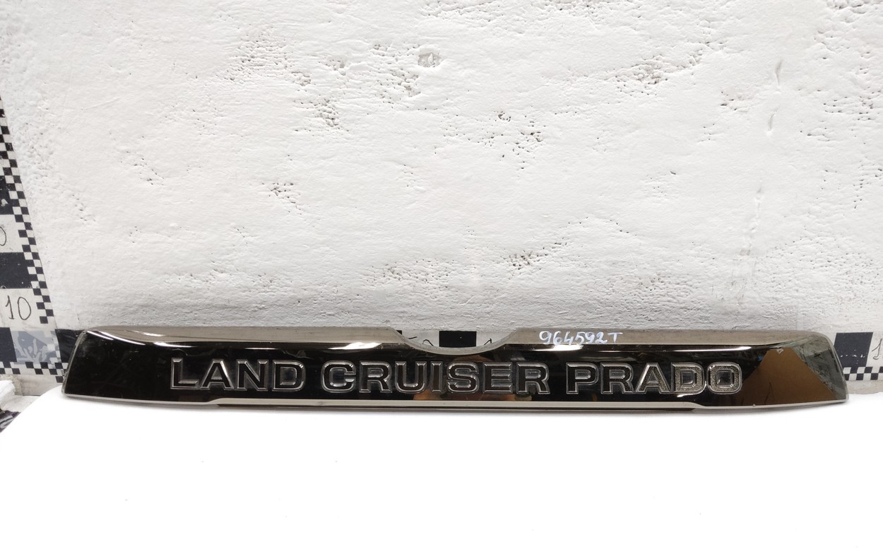 Накладка крышки багажника Toyota Land Cruiser Prado 150 Restail 2