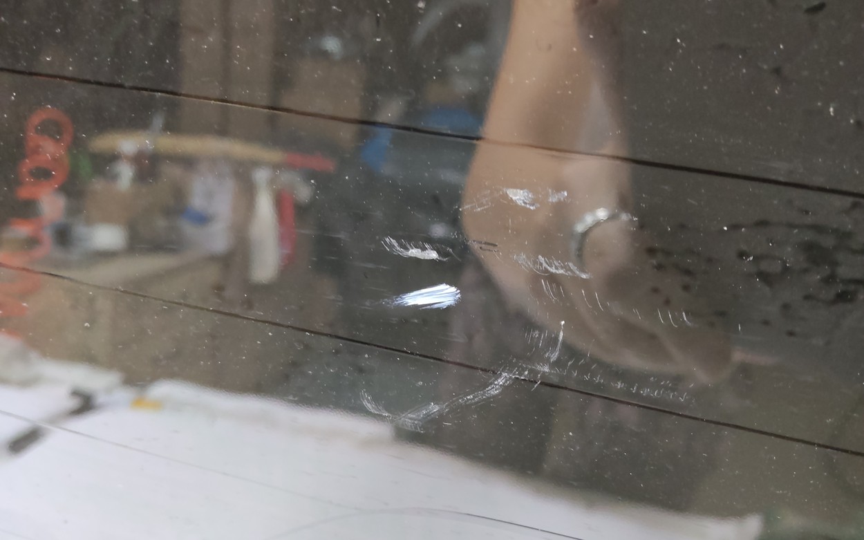 Стекло крышки багажника Lexus LX 3 Restail 2