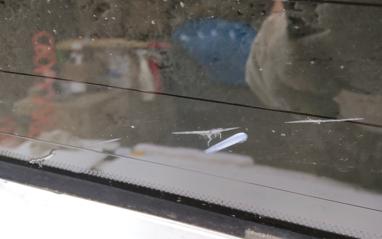 Стекло крышки багажника Lexus LX 3 Restail 2