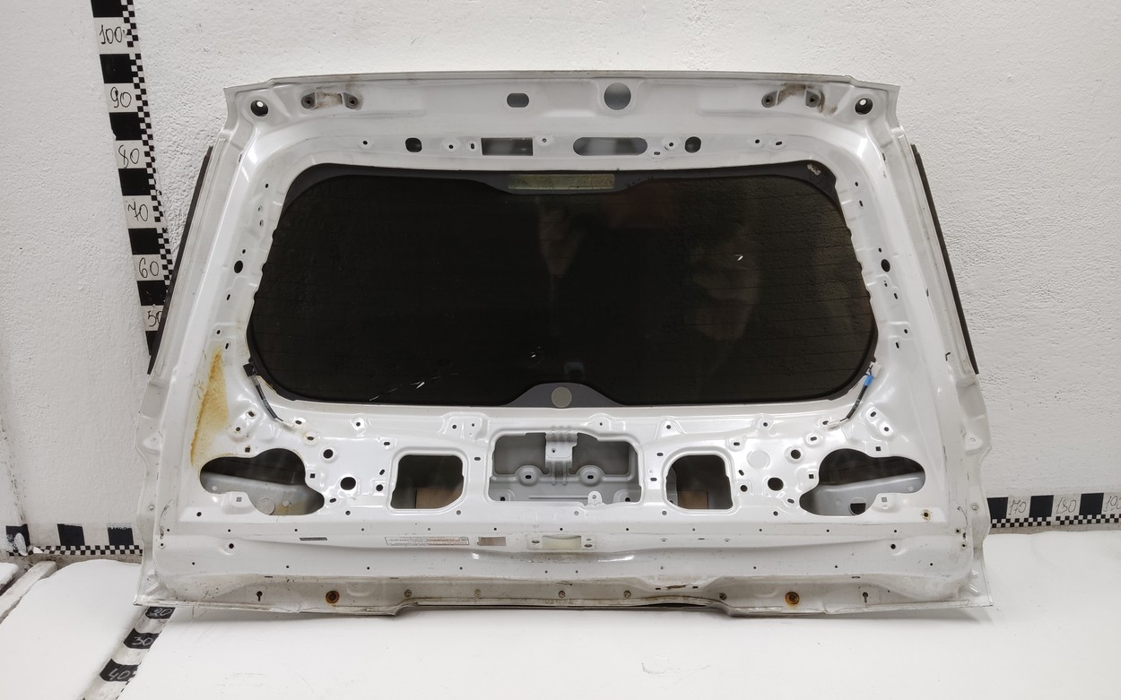 Стекло крышки багажника Lexus LX 3 Restail 2