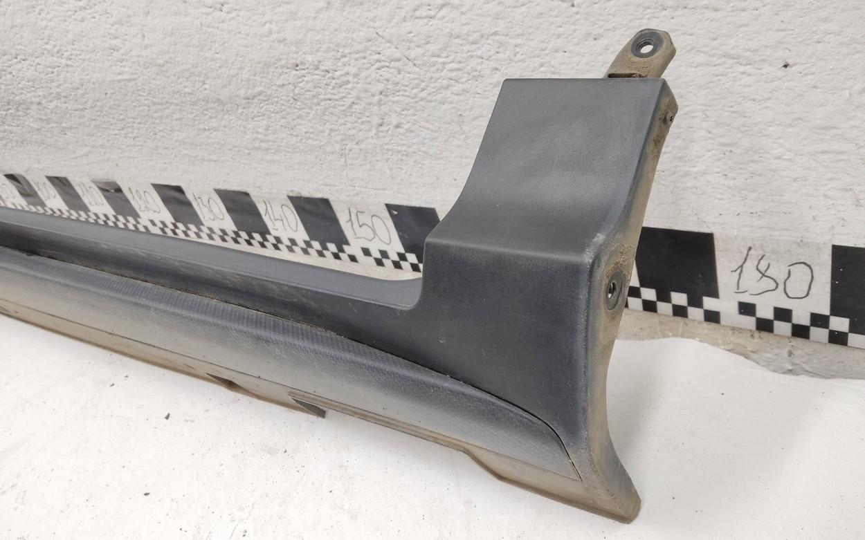 Накладка порога правого Geely Coolray