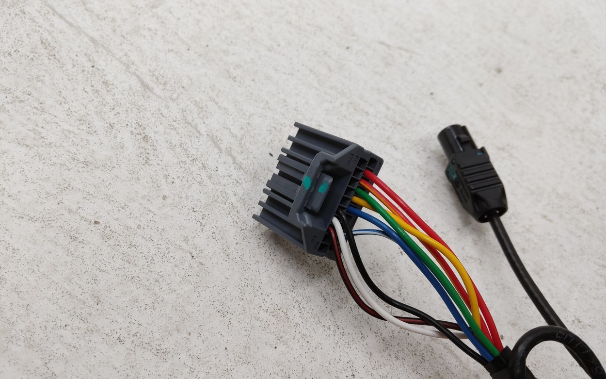 Зеркало левое Geely Monjaro 9+1 контактов