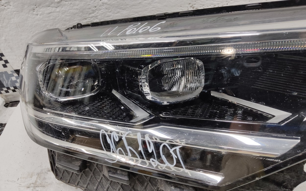 Фара передняя правая Volkswagen Polo 6 LED линза