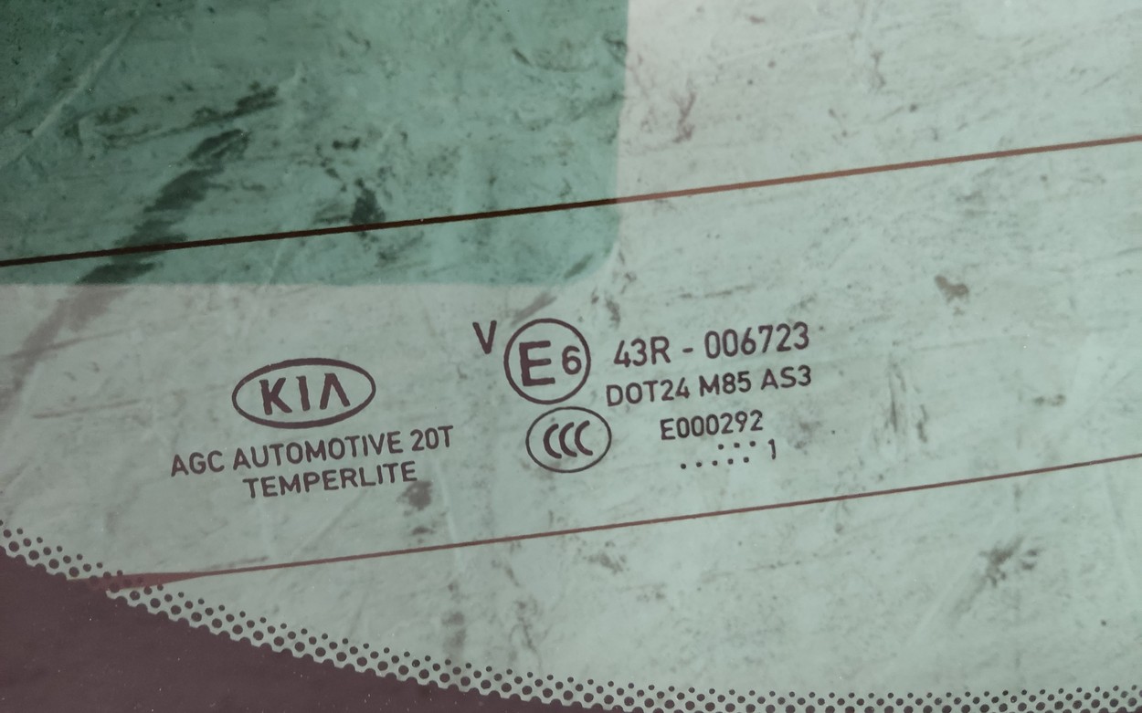 Стекло крышки багажника Kia Sportage 4