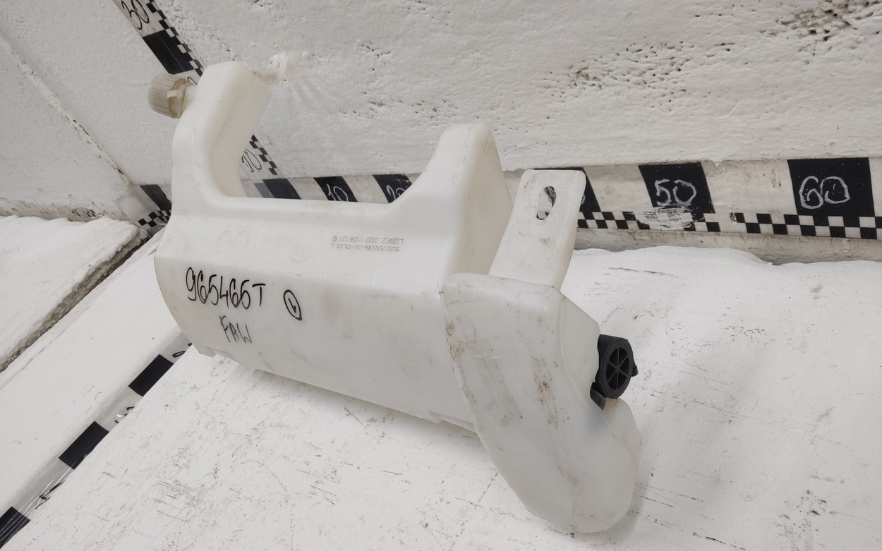Бачок омывателя FAW J6
