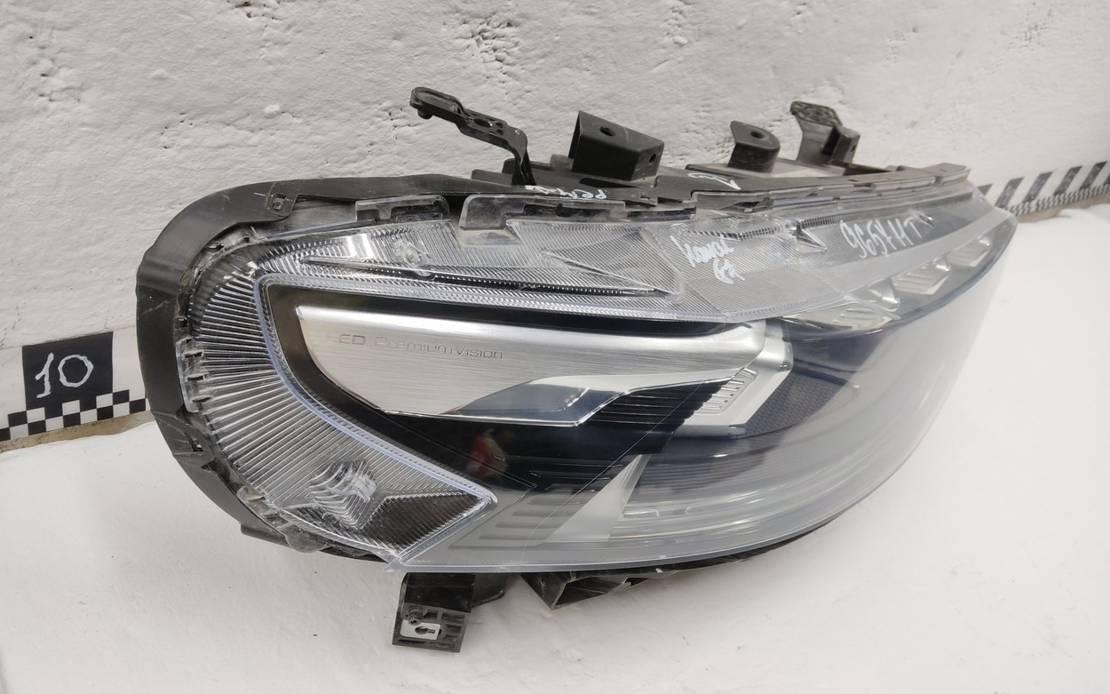 Фара передняя правая Haval F7 LED