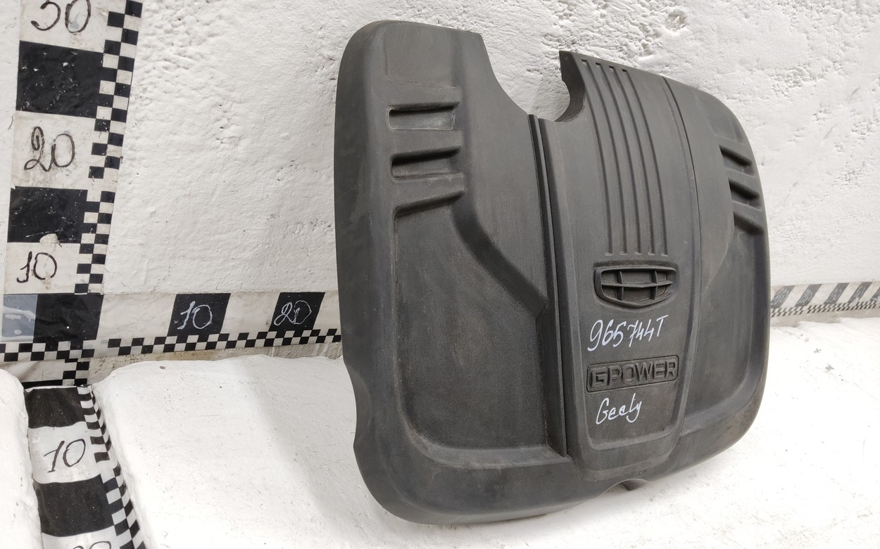 Крышка двигателя декоративная Geely Coolray