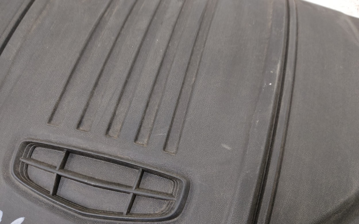 Крышка двигателя декоративная Geely Coolray