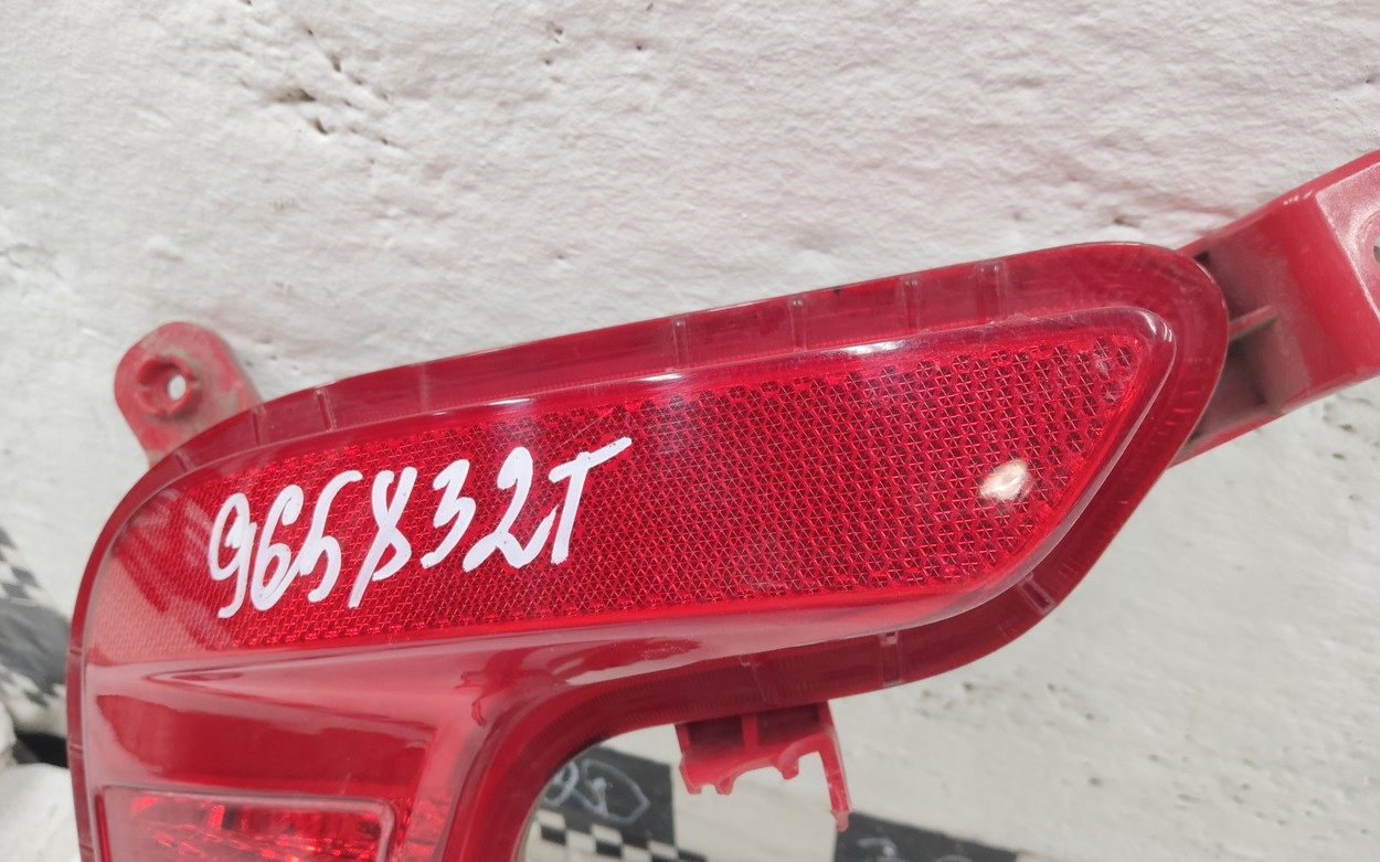 Фара ПТФ задняя левая KIA Rio 4 Sedan