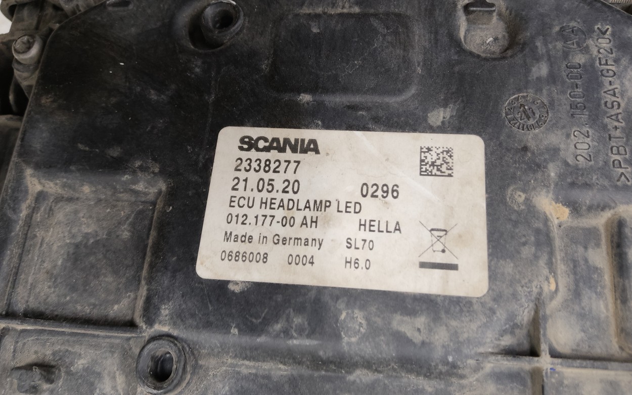 Фара передняя правая Scania 6 R Series LED