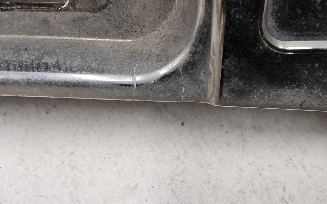 Накладка крышки багажника Renault Duster 1