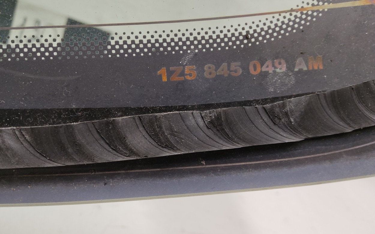 Стекло крышки багажника Skoda Octavia A5 Liftback Restail