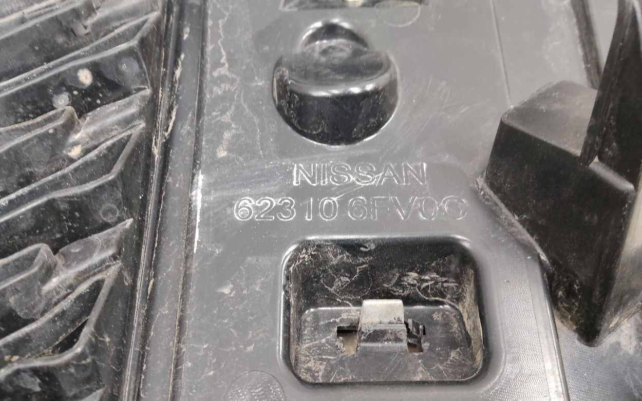 Решетка радиатора Nissan X-Trail T32 Restail под камеру и дистроник