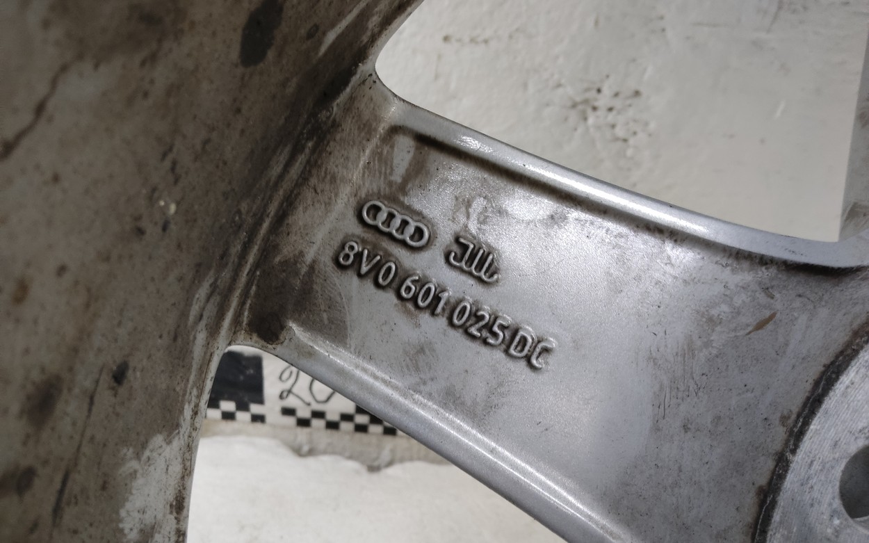 Диск колеса литой Audi A3 8V R16