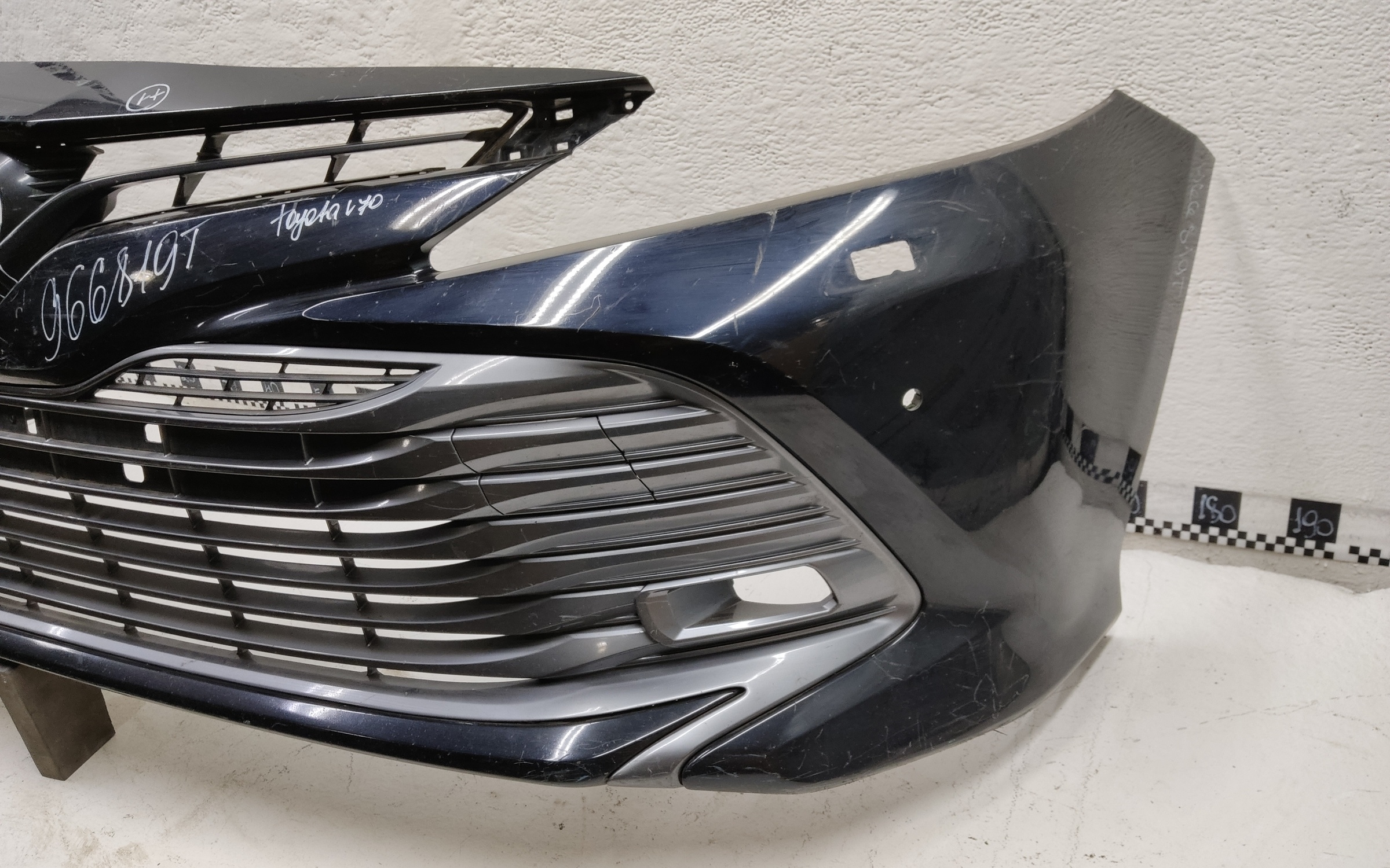 Бампер передний Toyota Camry V70