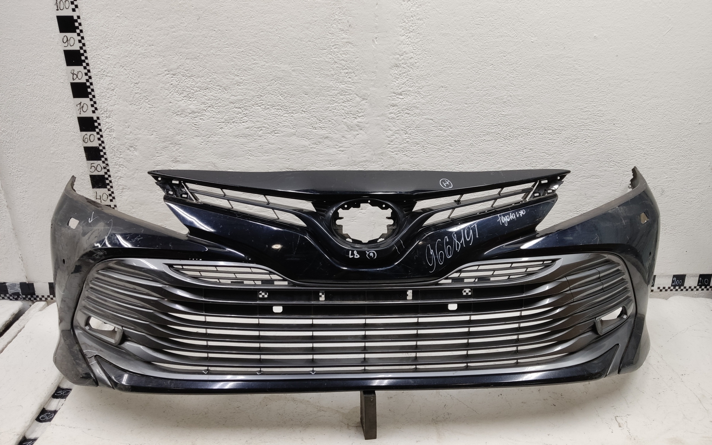 Бампер передний Toyota Camry V70