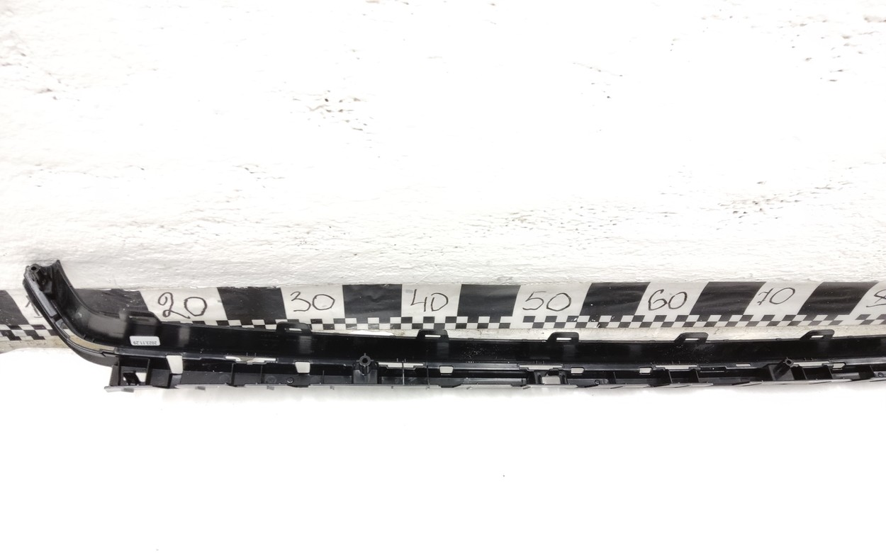 Накладка решетки переднего бампера нижняя Geely Tugella Restail