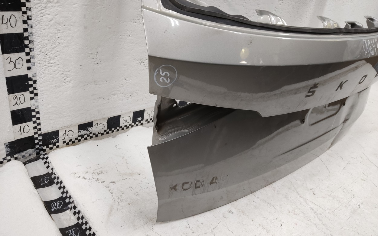 Крышка багажника Skoda Kodiaq не под эмблему