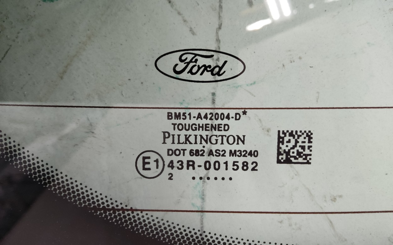 Стекло крышки багажника Ford Focus 3 Hatchback