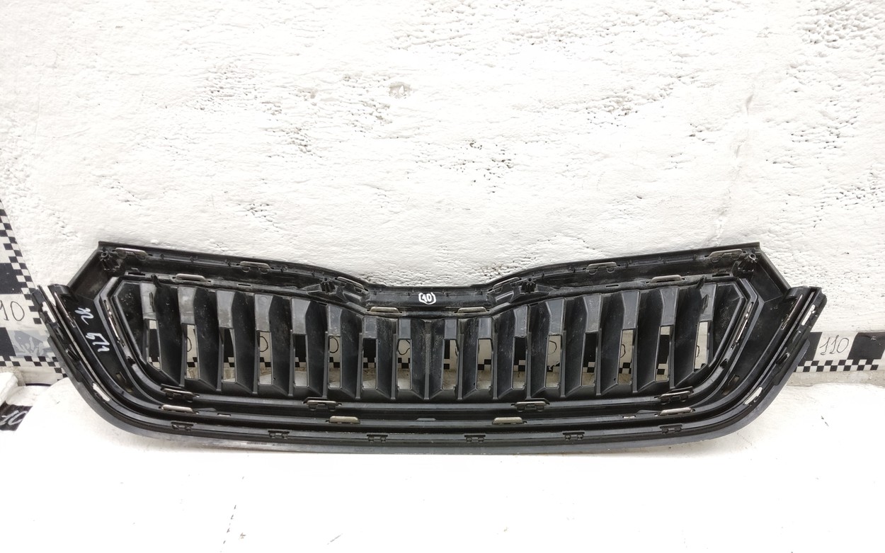 Решетка радиатора Skoda Rapid 2