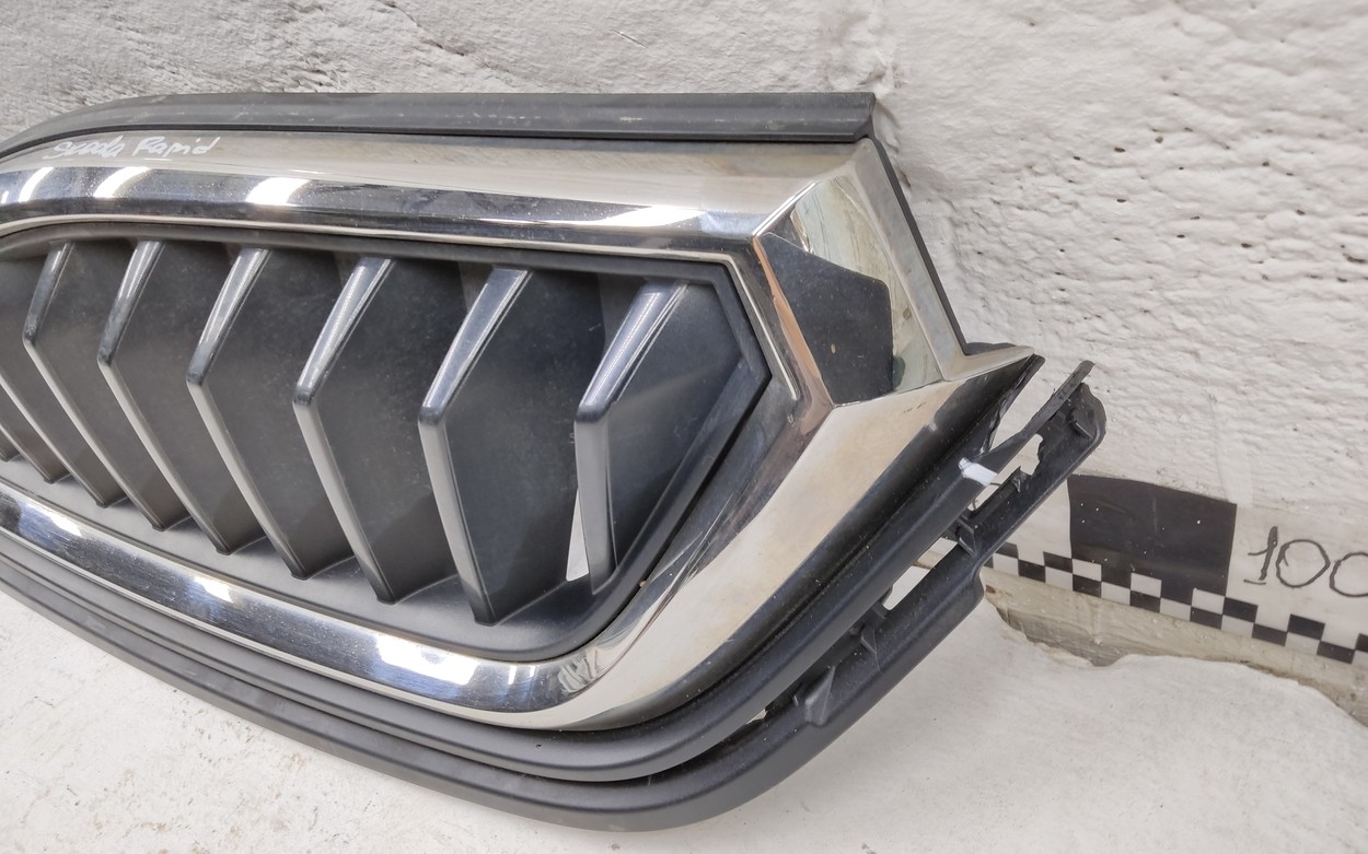 Решетка радиатора Skoda Rapid 2