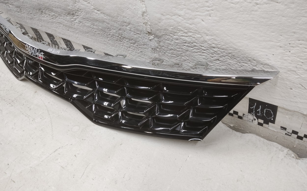 Решётка радиатора Kia Rio 4 Restail