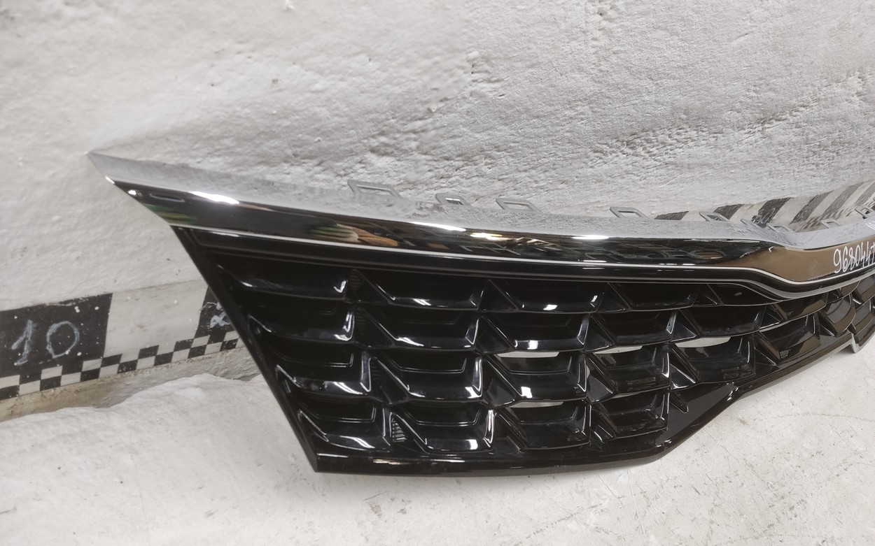 Решётка радиатора Kia Rio 4 Restail