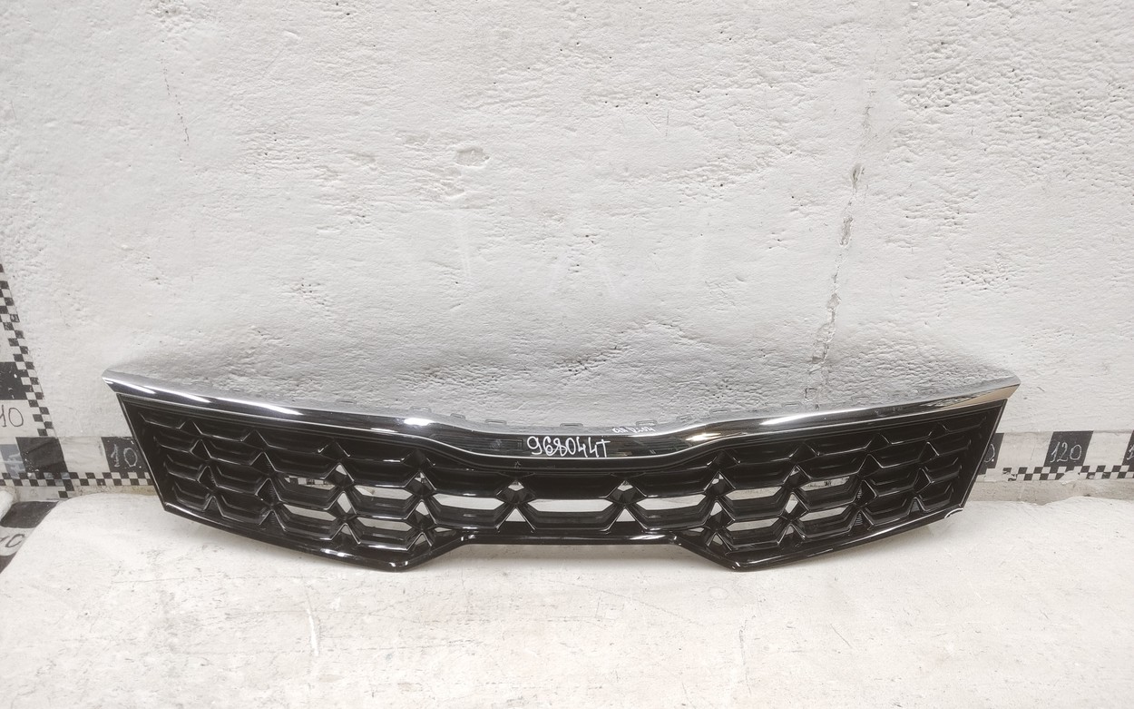 Решётка радиатора Kia Rio 4 Restail