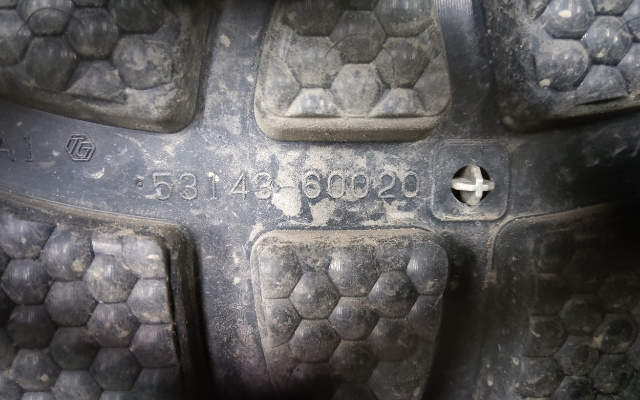 Решетка радиатора Toyota Land Cruiser Prado 150 Restail 1 не под камеру