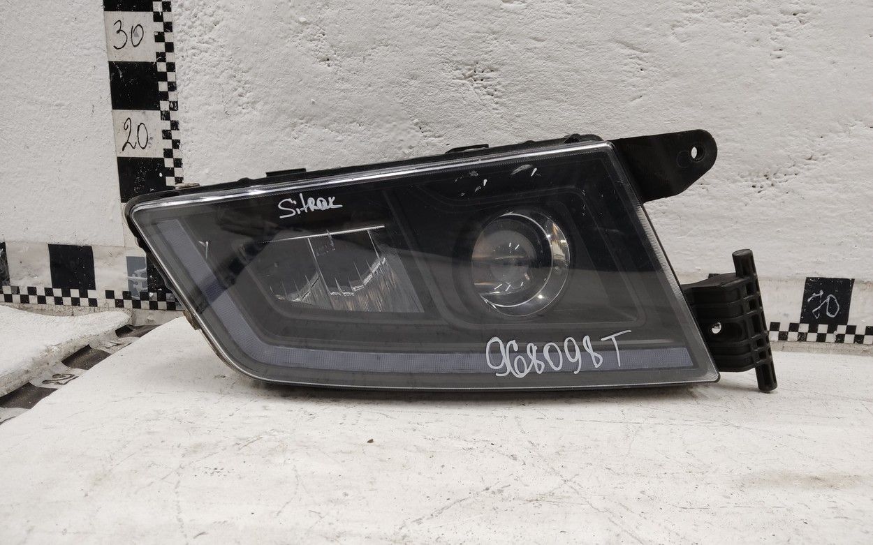 Фара передняя правая Sitrak C7H Max LED