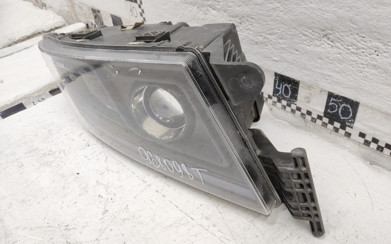 Фара передняя правая Sitrak C7H Max LED