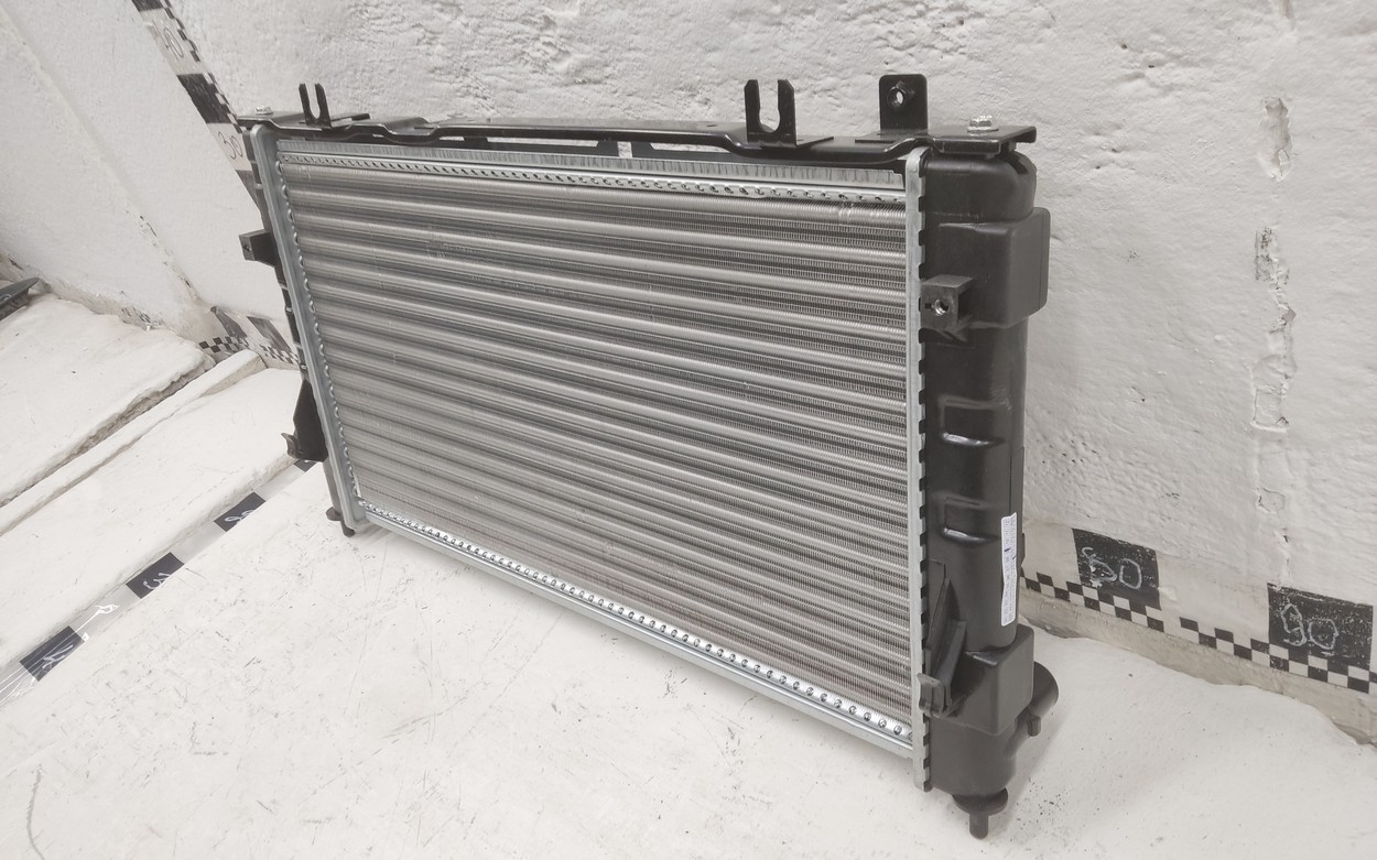 Радиатор охлаждения двигателя Lada Granta механика "TERMAL"