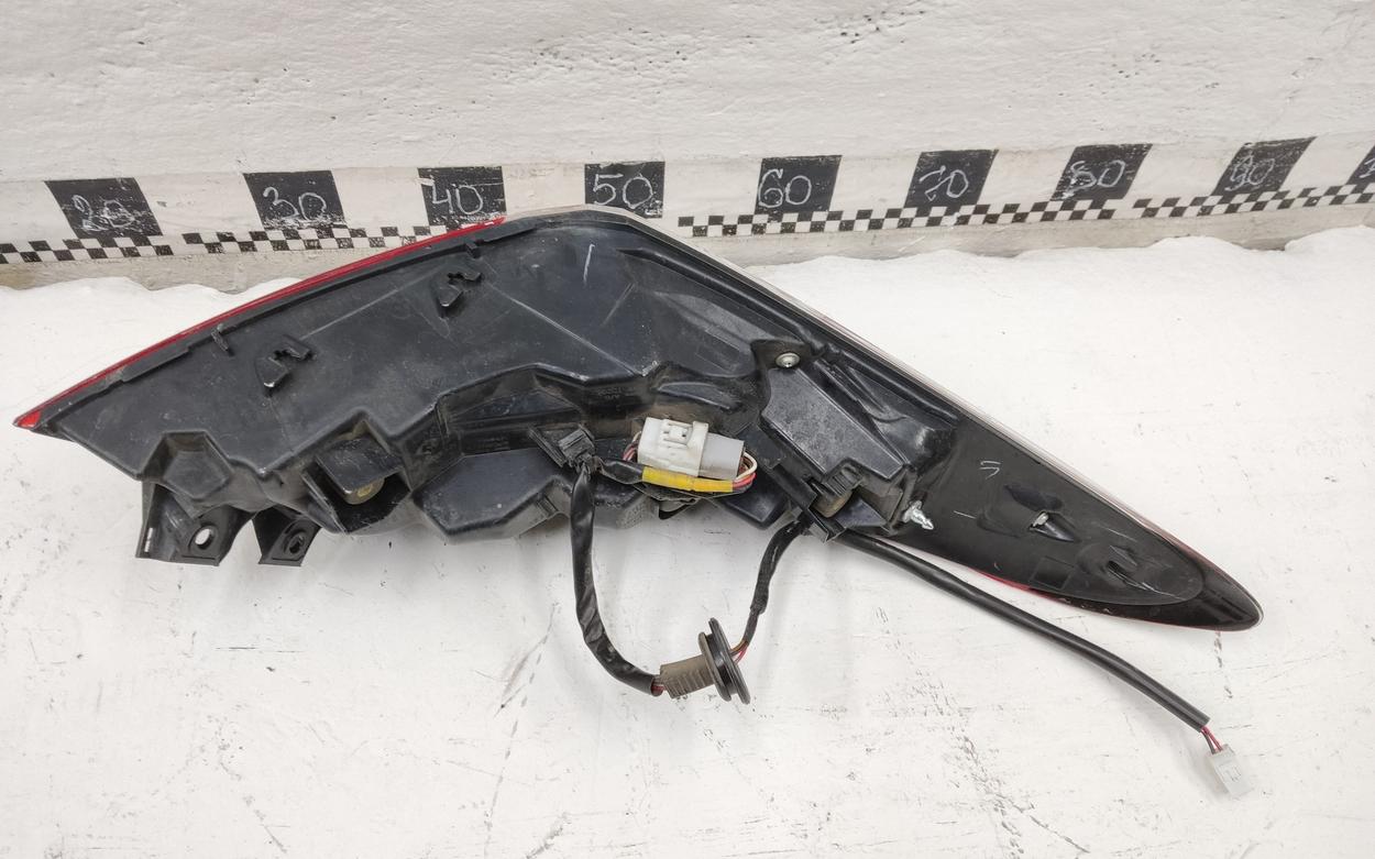 Фонарь задний правый наружный Toyota Camry V70 LED
