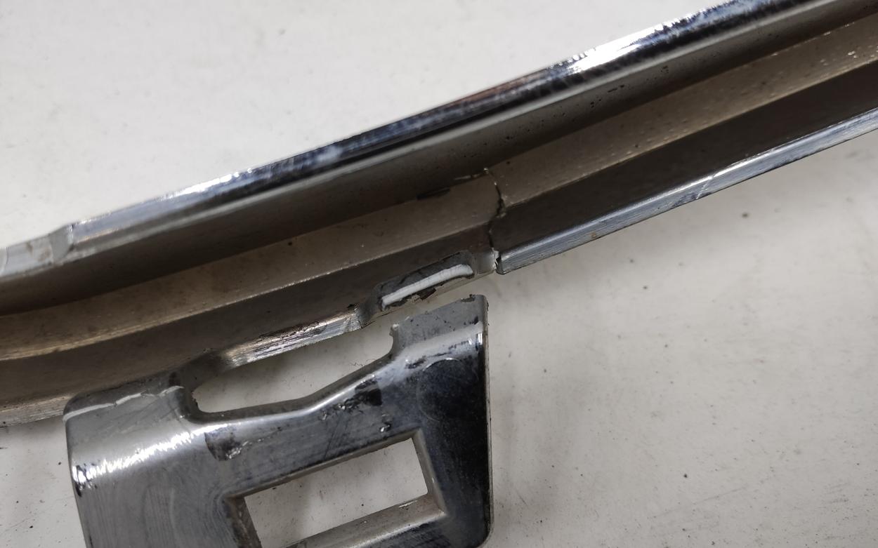 Накладка " хром " решетки радиатора нижняя Mazda CX-5 1