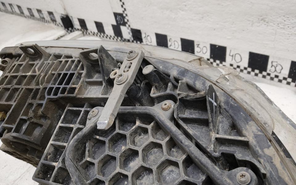 Фара передняя левая Scania 6 Series галоген