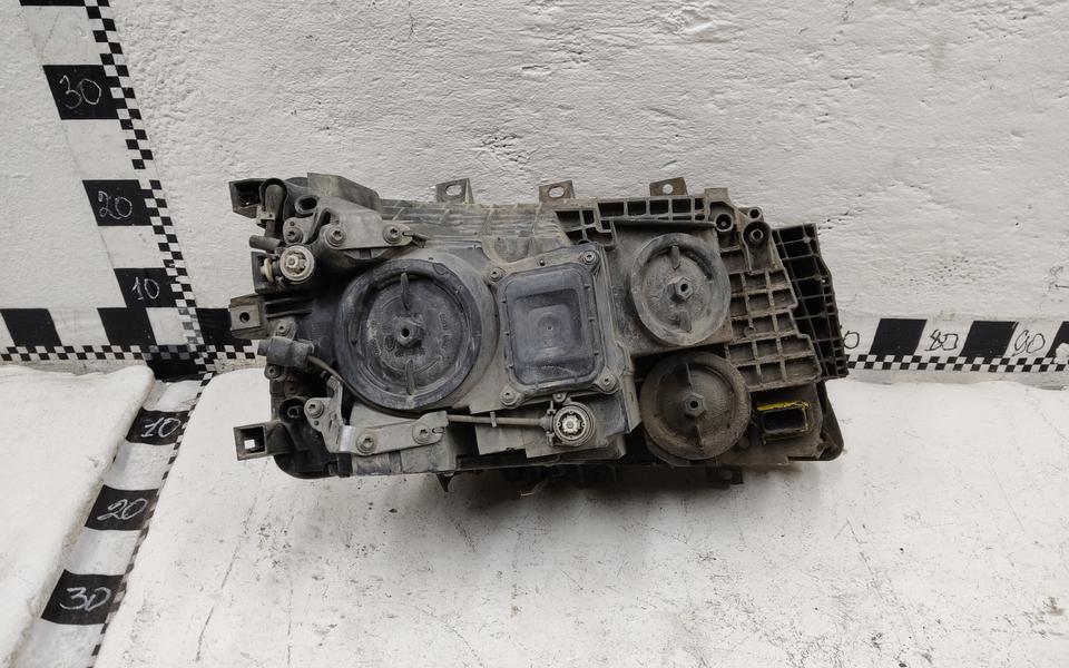 Фара передняя левая Scania 6 Series галоген