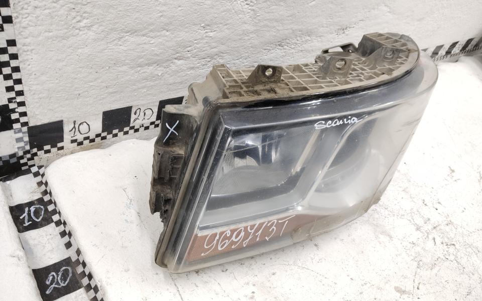 Фара передняя левая Scania 6 Series галоген