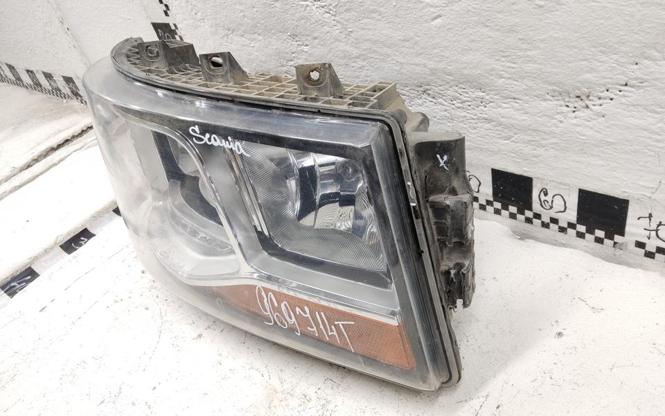 Фара передняя правая Scania R 6 галоген LED