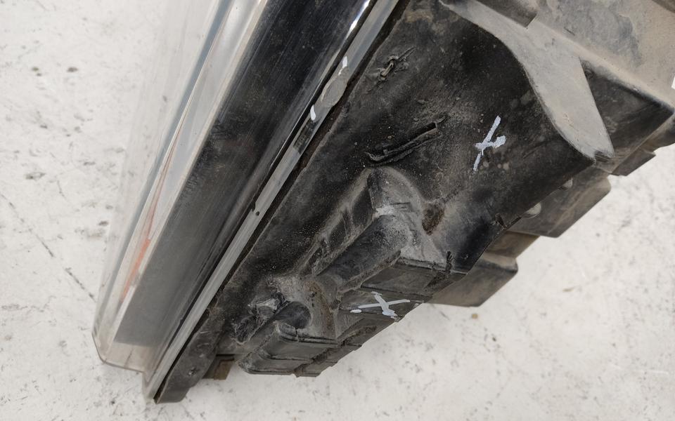 Фара передняя правая Scania R 6 галоген LED