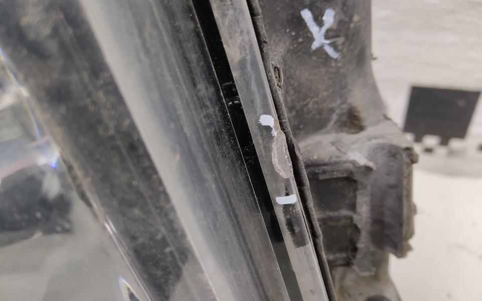 Фара передняя правая Scania R 6 галоген LED