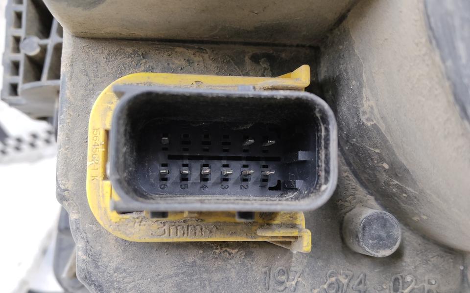 Фара передняя правая Scania R 6 галоген LED