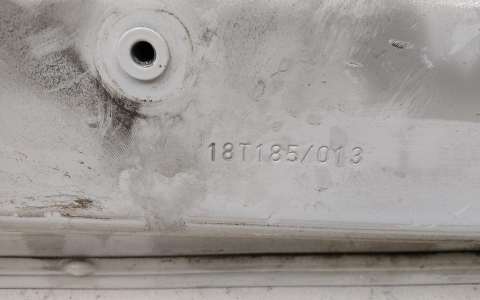 Крышка инструментального ящика правая Mercedes-Benz Actros 4